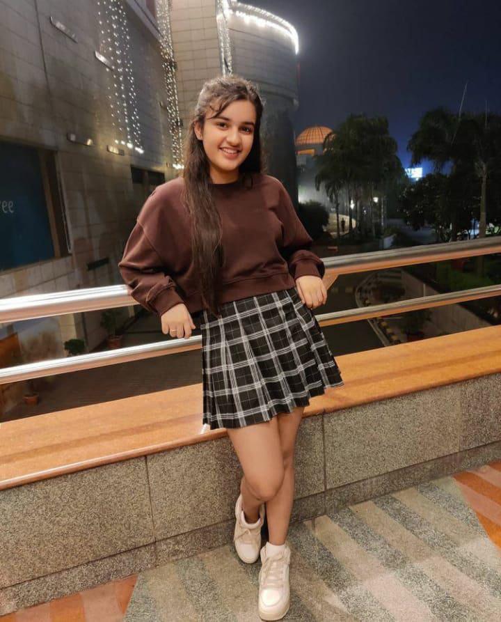 ENJOY : ️ ((9999833992)) Call Girls in Munirka Delhi