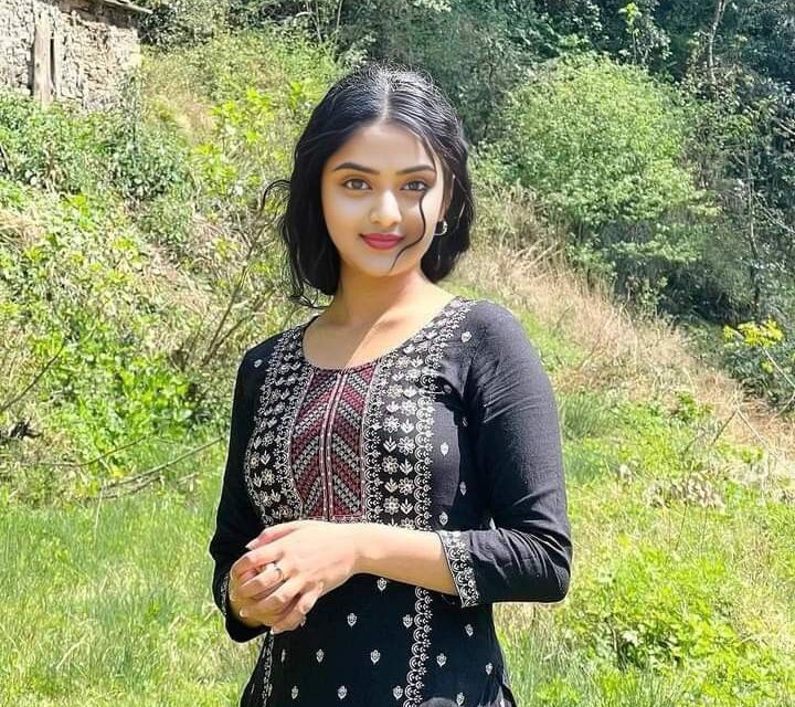 ENJOY : ️ ((9999833992)) Call Girls in Munirka Delhi