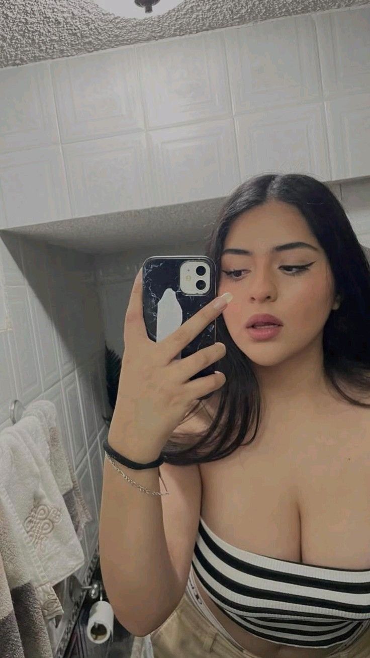 Call Girls In_ Gaur City 2 Noida _ 9990431115 Escorts ServiCe