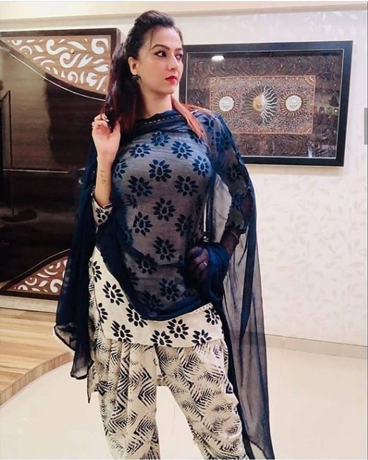 High Class Celebrities Escorts in Mumbai, Hot Indian Models Escorts in Mumbai, Bollywood Film Actresses Escorts in Mumbai, 9990222242