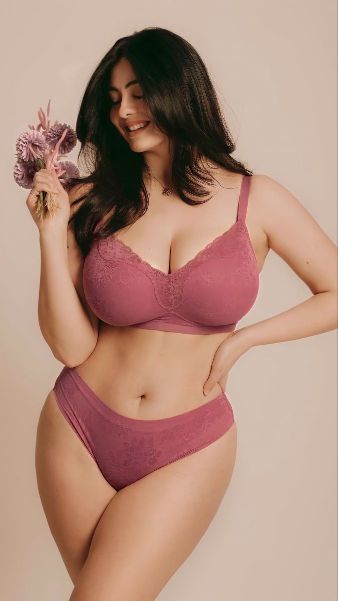 Call Girls In Malviya Nagar『Delhi』 {+91-9711100155}❤️Call Escorts...