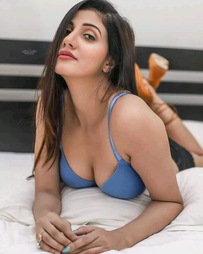 98999;38813 Book Call Girl in GrEater KailAsh Delhi & EsCort Services 24x7.
