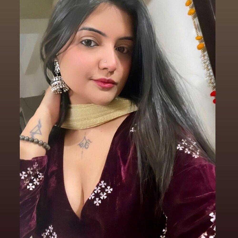 Call girls Vinod Nagar West 9643097474 escorts service delhi ncr