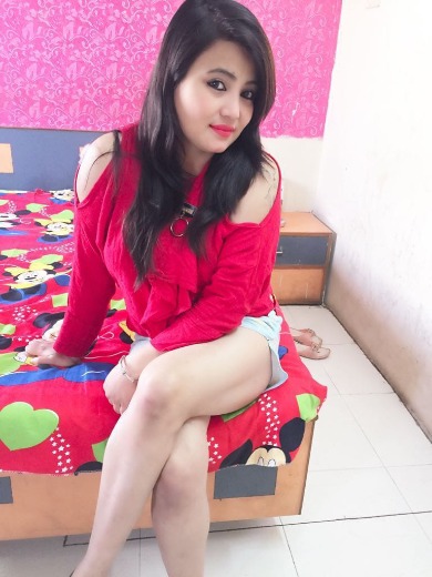 Call Girls In Red Fox by Lemon Tree Hotels, East Delhi  9990224454 Escorts ServiCe